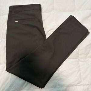 Vuori Cascade Tech Chino Pant - 33W/30.5L - Like New Condition